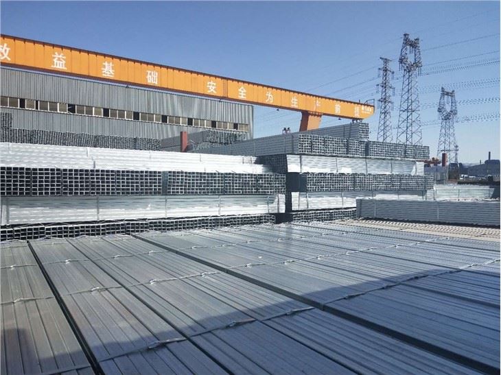 China Factory Steel Hollow Pipe Section Price